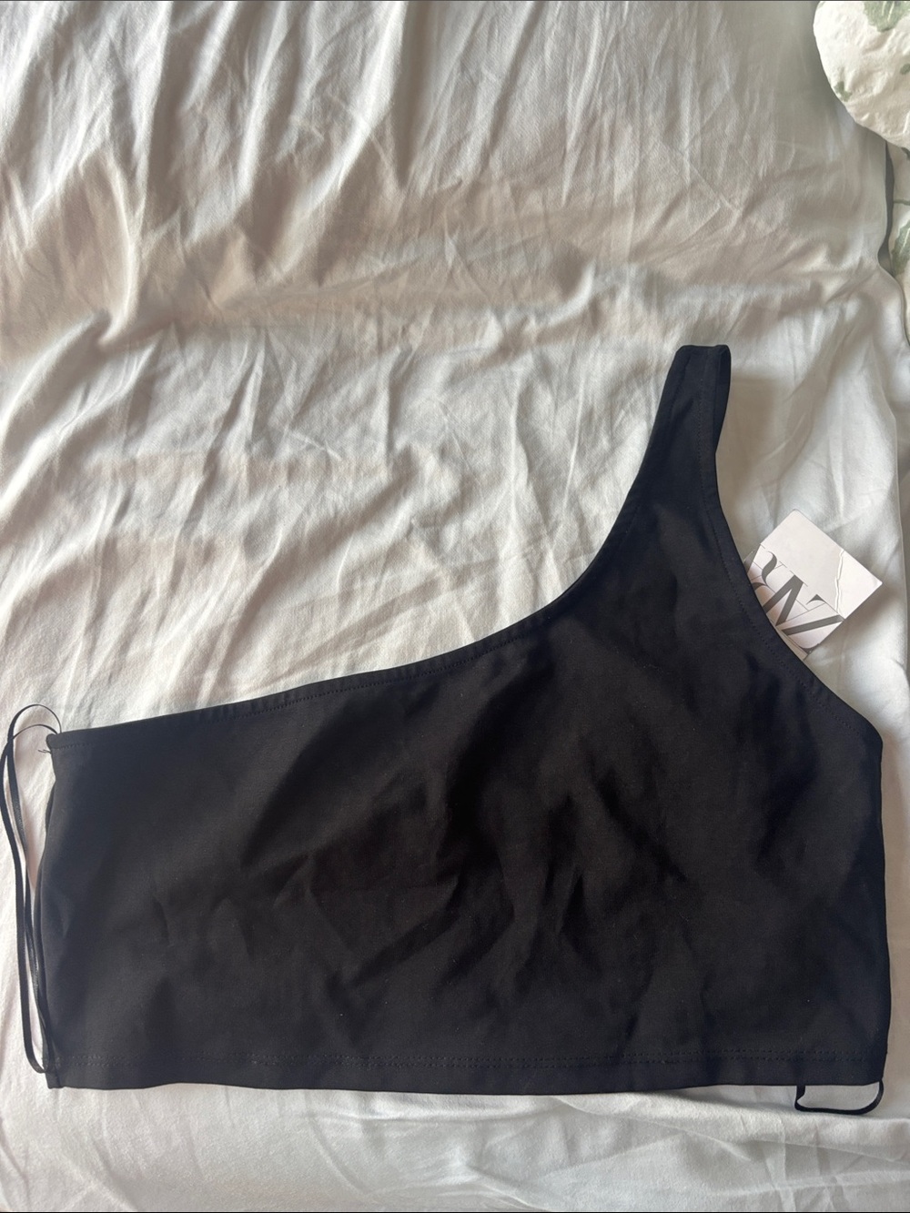 NWT One-Shoulder Black Crop Top